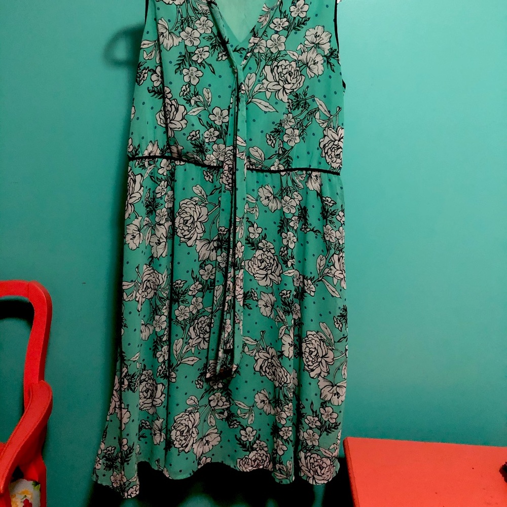 Elle Floral Dress - Picture 7 of 7